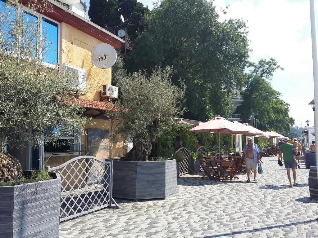 Гостиница Гостевой дом Вилла Рита. Первая Линия Ялта